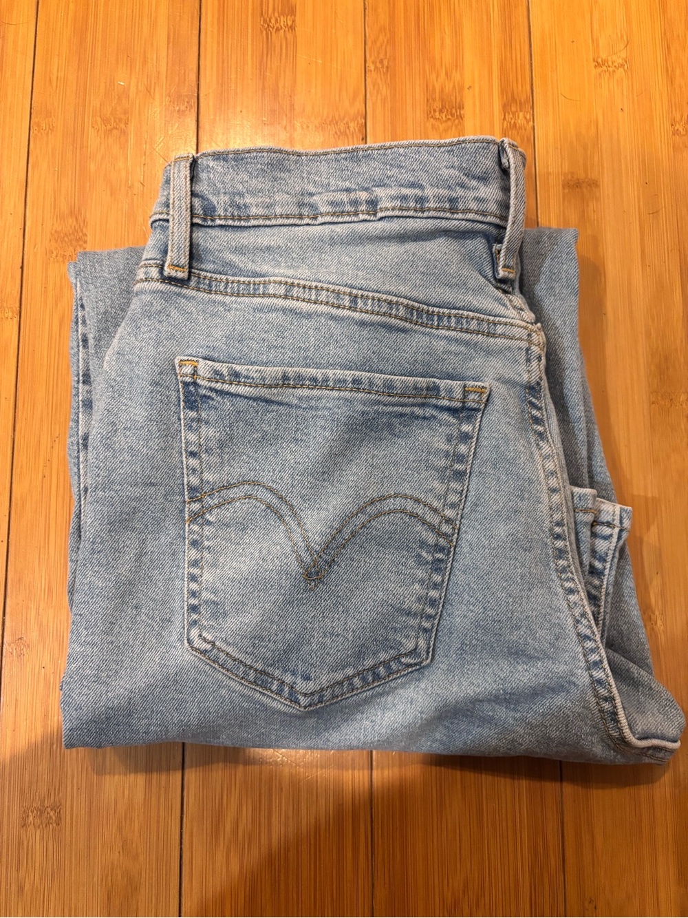Levi's Light Blue Cropped Women's Jeans - Ankle Length